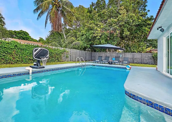 Sunny Miami Stay - Pool - Bbq - Centrally Located