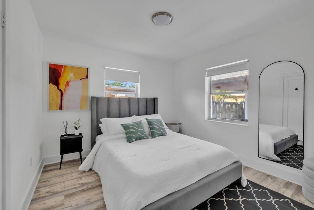 Sunny - Pool - Bbq - Centrally Located